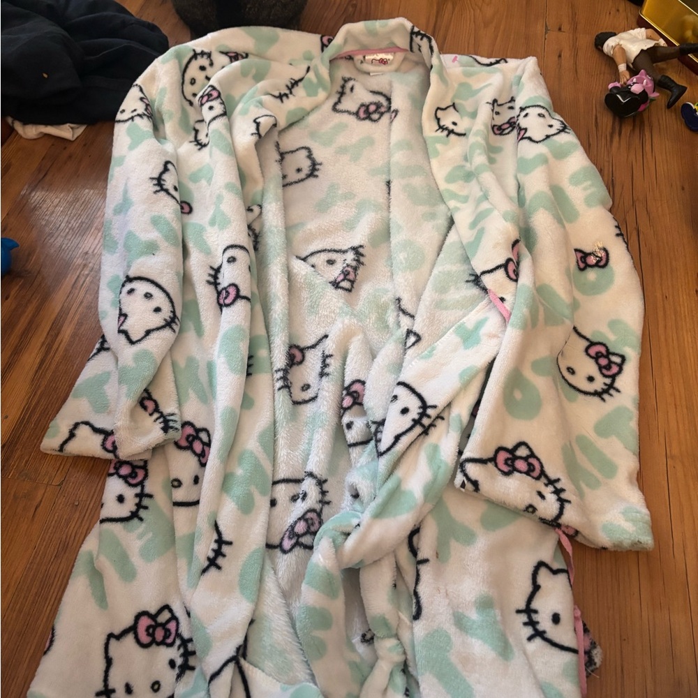 Hello kitty robe - Picture 3 of 3